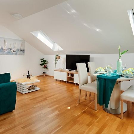 Modern & Spacious Rooftop Apartment With Natual Sunlight Split Zewnętrze zdjęcie