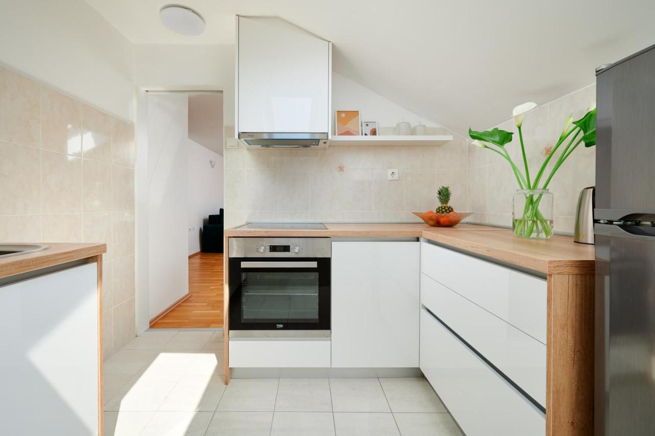 Modern & Spacious Rooftop Apartment With Natual Sunlight Split Zewnętrze zdjęcie