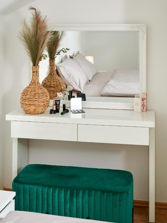 Modern & Spacious Rooftop Apartment With Natual Sunlight Split Zewnętrze zdjęcie