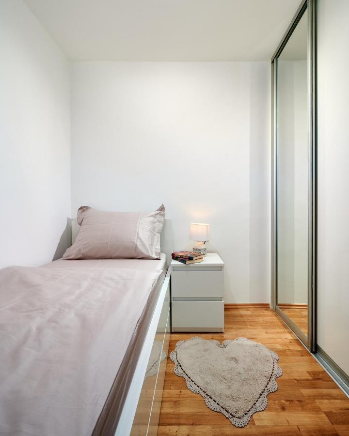 Modern & Spacious Rooftop Apartment With Natual Sunlight Split Zewnętrze zdjęcie