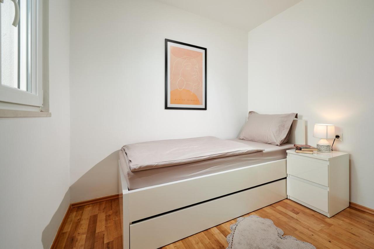 Modern & Spacious Rooftop Apartment With Natual Sunlight Split Zewnętrze zdjęcie