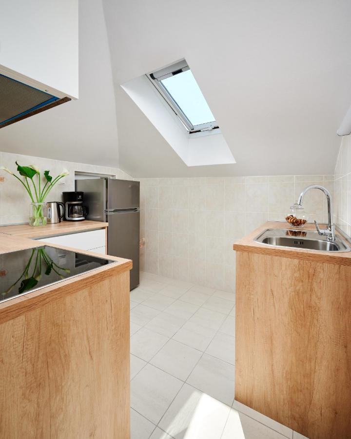 Modern & Spacious Rooftop Apartment With Natual Sunlight Split Zewnętrze zdjęcie