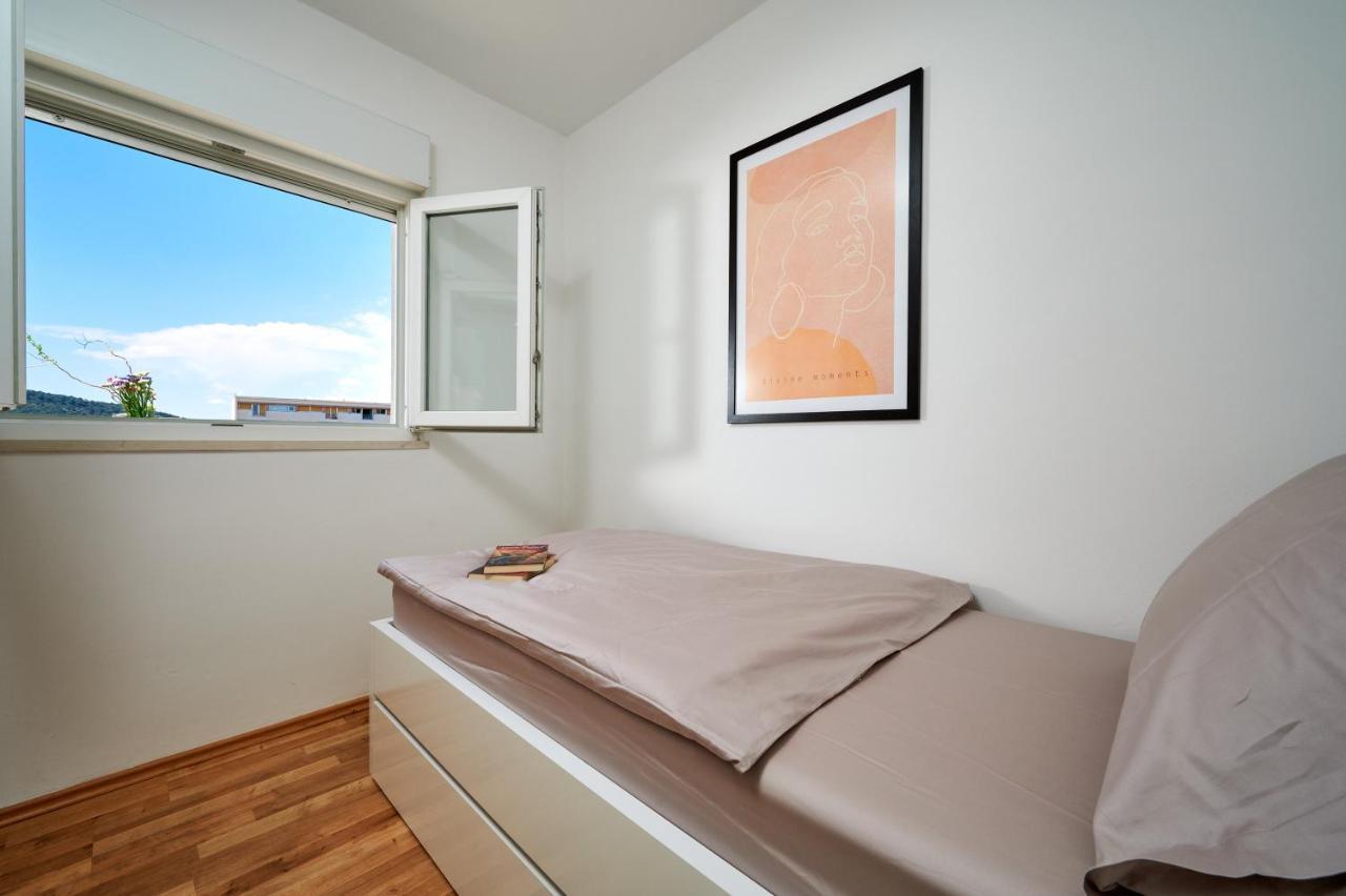 Modern & Spacious Rooftop Apartment With Natual Sunlight Split Zewnętrze zdjęcie