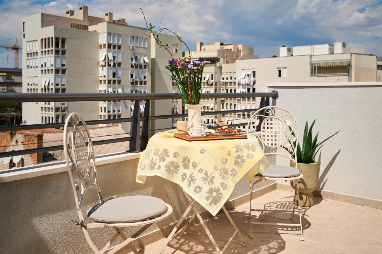 Modern & Spacious Rooftop Apartment With Natual Sunlight Split Zewnętrze zdjęcie